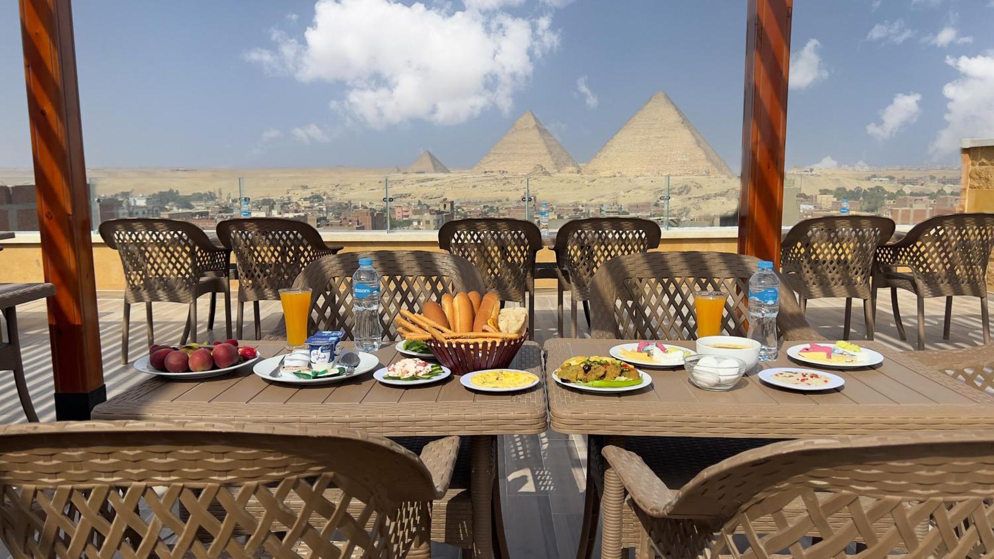 Celia Pyramids View Inn Nazlet el-Sîsi Eksteriør bilde